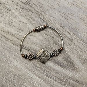 Magnetic Clasp Pendant Bracelet